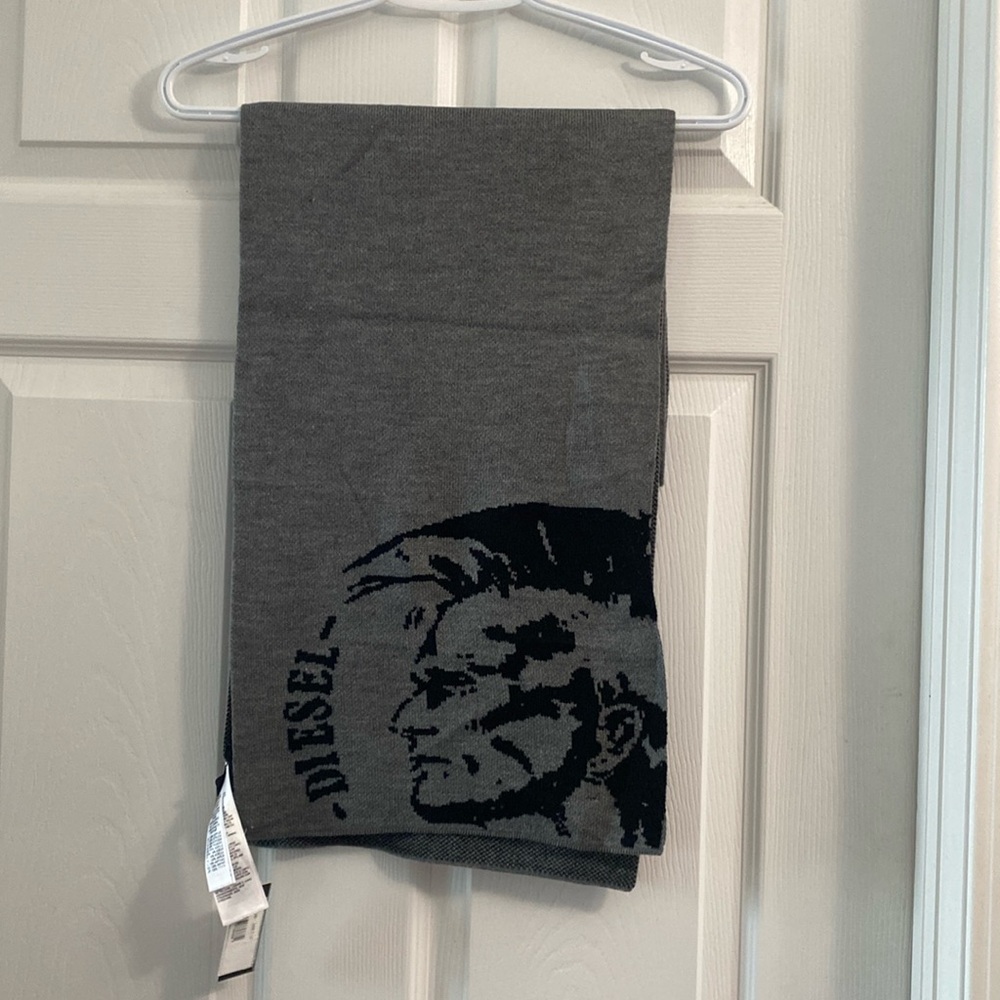 BNWT Diesel Gray Scarves